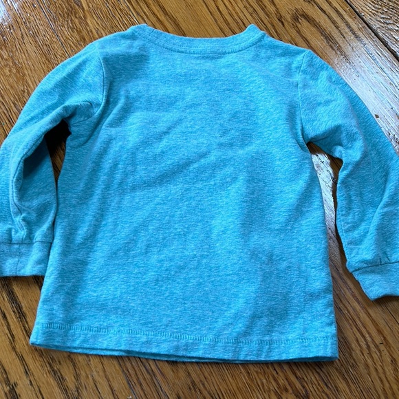 Carter’s bear graphic long sleeve tee shirt. Infant size 18 months. - Picture 6 of 7